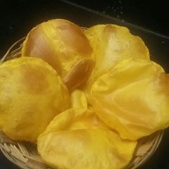 A picture of Ripe mango puri.