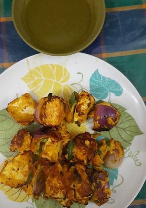 A picture of Achaari Paneer tikka.