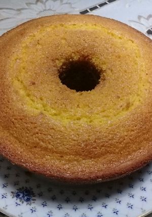Una foto de Budín de harina de maíz (polenta) y naranja