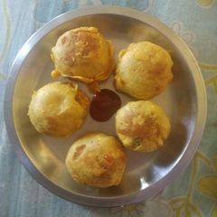 A picture of Bread pakoda.