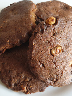 Una foto de Galletas de chocolate blanco y avellanas