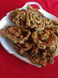 Spinach butter chakali