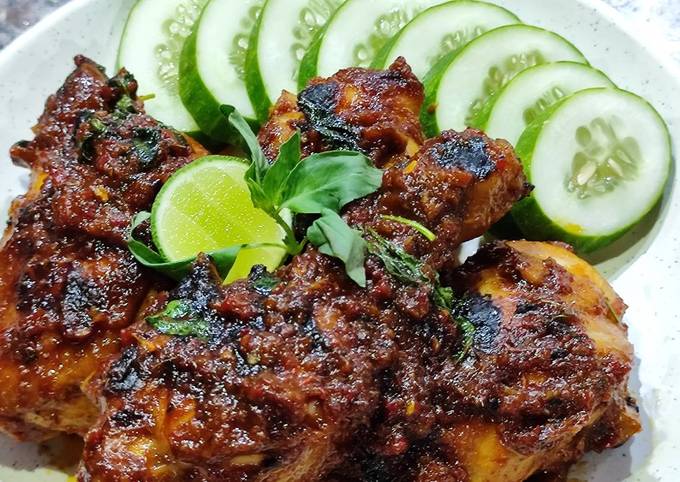 Resep Ayam Bumbu Rujak oleh Deta Almira - Cookpad