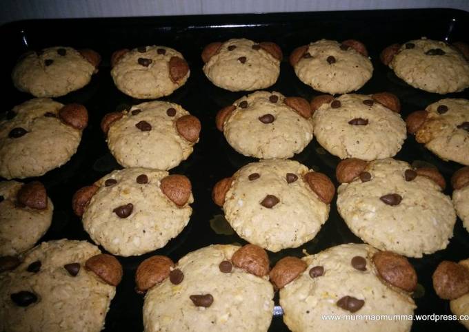 Eggless Wholewheat Oat Cookie Pups