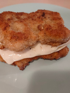 Una foto de Entremuslos empanados con queso