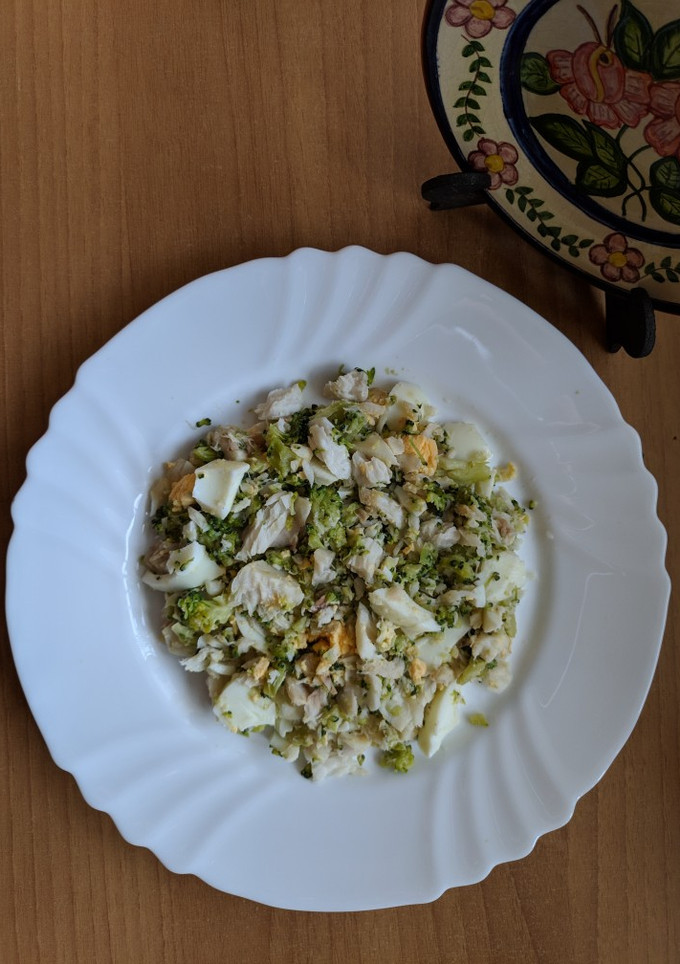Foto de Posta de pescada com brócolos e ovo cozido