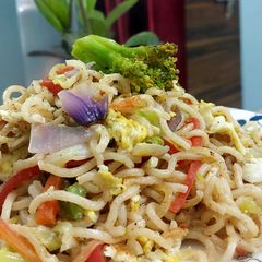 A picture of Tricolour maggi.
