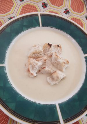 Una foto de Sopa crema de cebolla y papas
