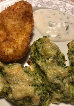 Kókusz bundában sült csirkemell, brokkoli krokettel 🥦🥥 recept fotója