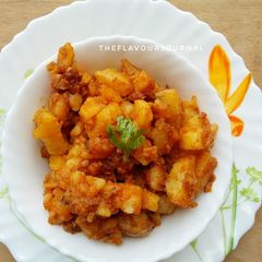 A picture of Garlic Potato Sabzi.