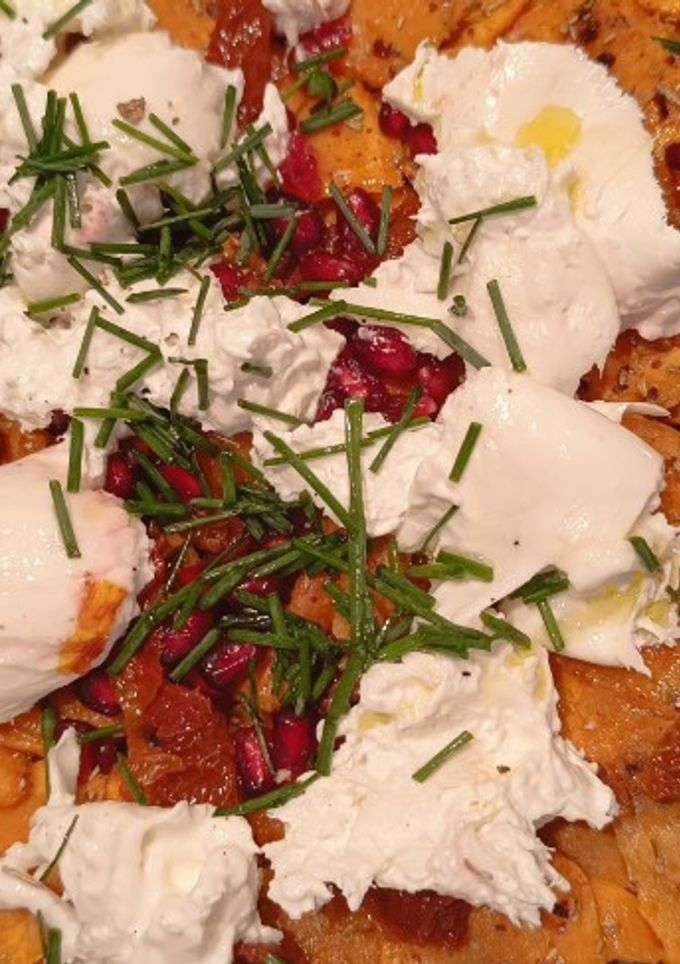 Una foto de Ensalada sabor otoño con boniato y granada