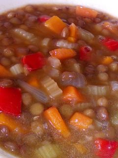 Una foto de Lentejas a la jardinera🍜