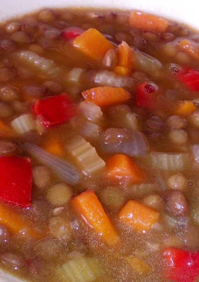 Una foto de Lentejas a la jardinera🍜