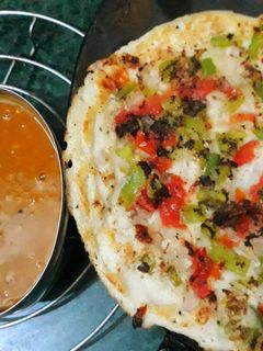 उत्तपम विद झटपट सांबर (uttapam with jhatpat sambar recipe in Hindi) रेसिपी मुख्य फोटो
