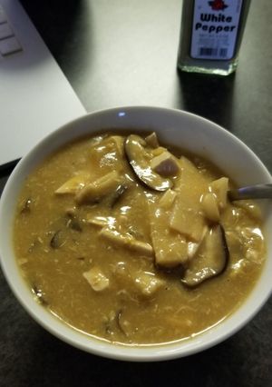 A picture of Easy hot and sour soup.