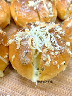 Foto resep Korean Garlic Cheese Bread Simple
