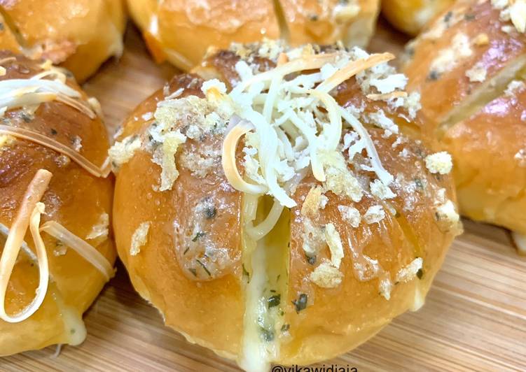 Korean Garlic Cheese Bread Simple