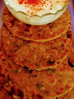 মেথি থেপলা (methi thepla recipe in bengali) রেসিপির প্রধান ছবি