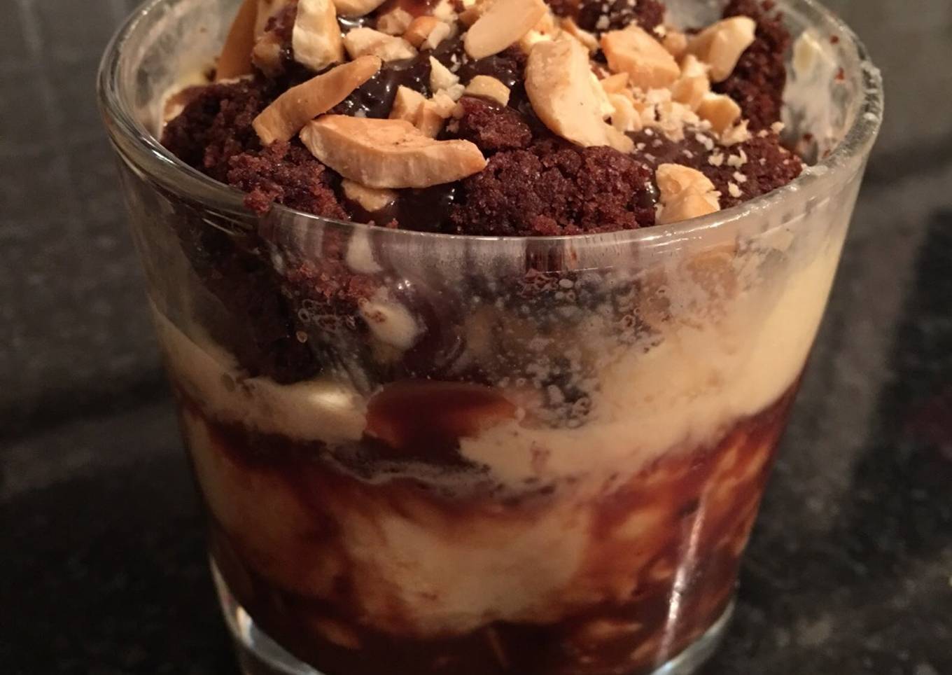 Hot Chocolate Fudge Sundae