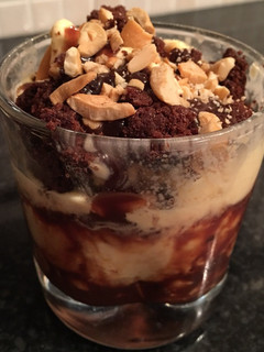 A picture of Hot Chocolate Fudge Sundae.