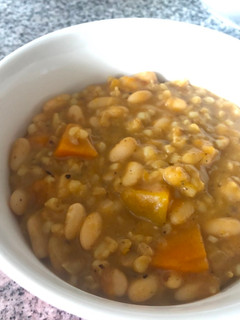 Una foto de Porotos con mote