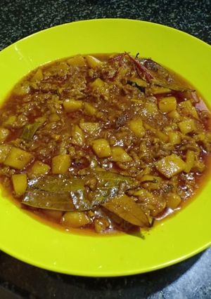 A picture of Mutton Keema curry.