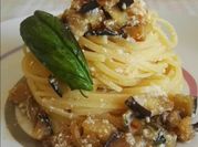 Una foto di pasta melanzana