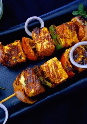 A picture of Grilled Paneer Tikkas.