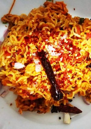 A picture of Tomato Tadka Maggi.