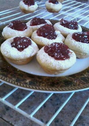 A picture of Coconut, Almond and Raspberry Cups.