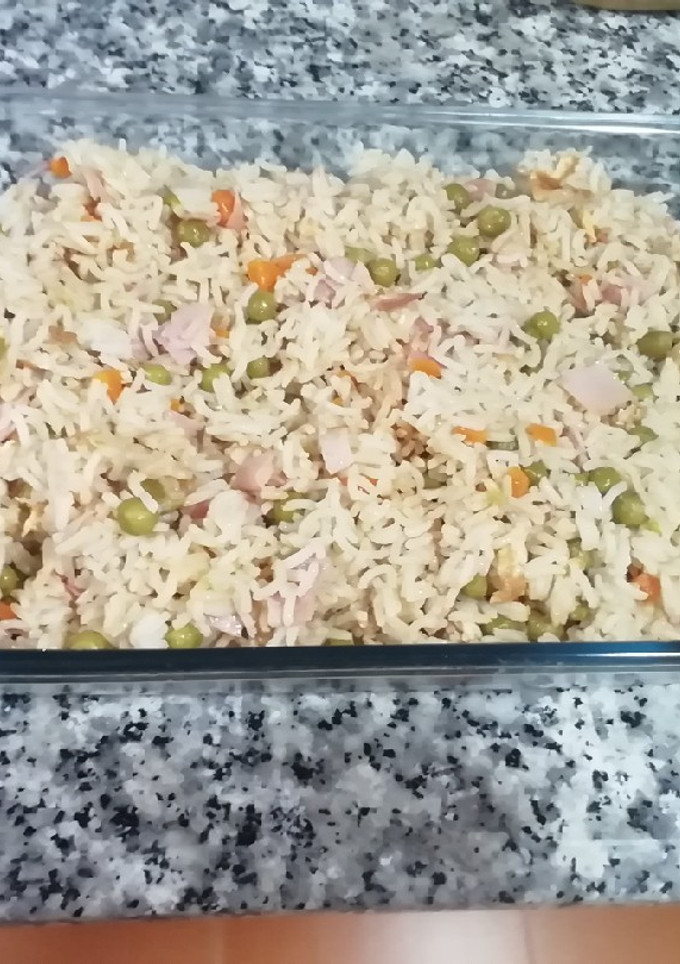 Una foto de Arroz tres delicias