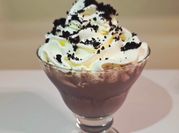 Una foto de frappe de oreo
