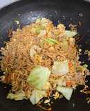 มาม่าผัดไข่หมูสับ