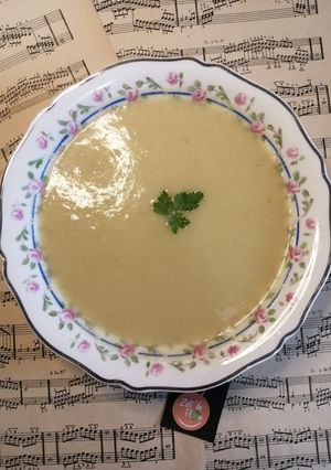 Une photo de 🌿Velouté poireaux pommes de terre
