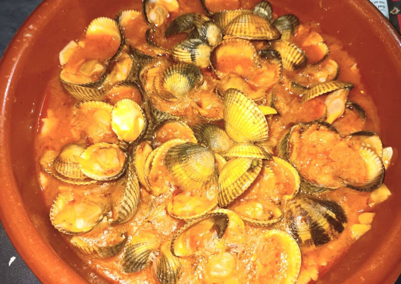 Berberechos en salsa marinera