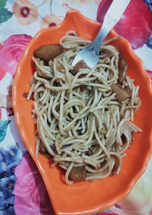 A picture of Mama noodles.