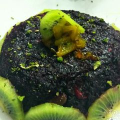 Beetroot & kiwi halwa A picture of Beetroot & kiwi halwa.