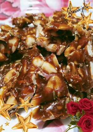 गुड़ की पट्टी (gur ki patti recipe in Hindi) रेसिपी मुख्य फोटो