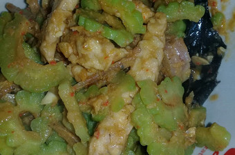 Langkah Mudah untuk Menyiapkan Oseng pare teri tempe, Enak