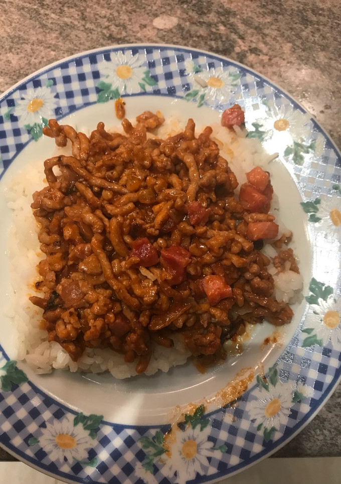 Una foto de Arroz con carne picada