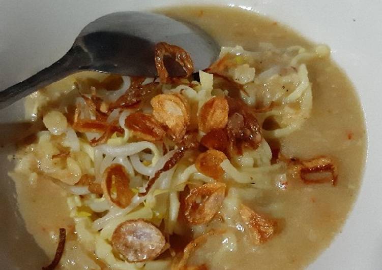 Mi celor ^lemak nian^ (red: enak banget) ๐