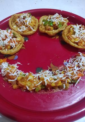 वेजिटेबल पिज़्ज़ा नेस्ट(Vegetable pizza nest recipe in hindi) रेसिपी मुख्य फोटो