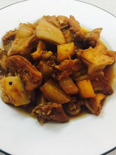 Hình của món Sụn gà kho củ cải.