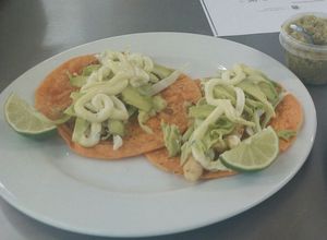 Una foto de Tacos de pescado estilo ensenada