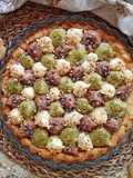 Crostata con frolla di pistacchio farcita con crema pasticcera
