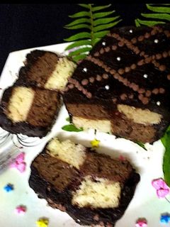 કેક(Cake Recipe in Gujarati) રેસીપી મુખ્ય ફોટો