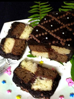 કેક(Cake Recipe in Gujarati) રેસીપી મુખ્ય ફોટો