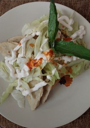 Una foto de 😁Empanadas de queso de hebra con epazote😁