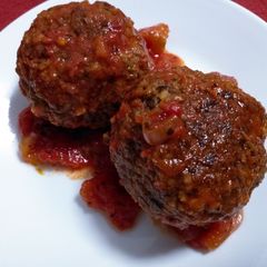 A picture of Super-tender beef meatballs.