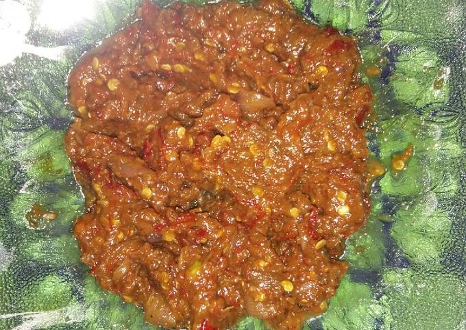 Sambel belacan (terasi) dan lalapan